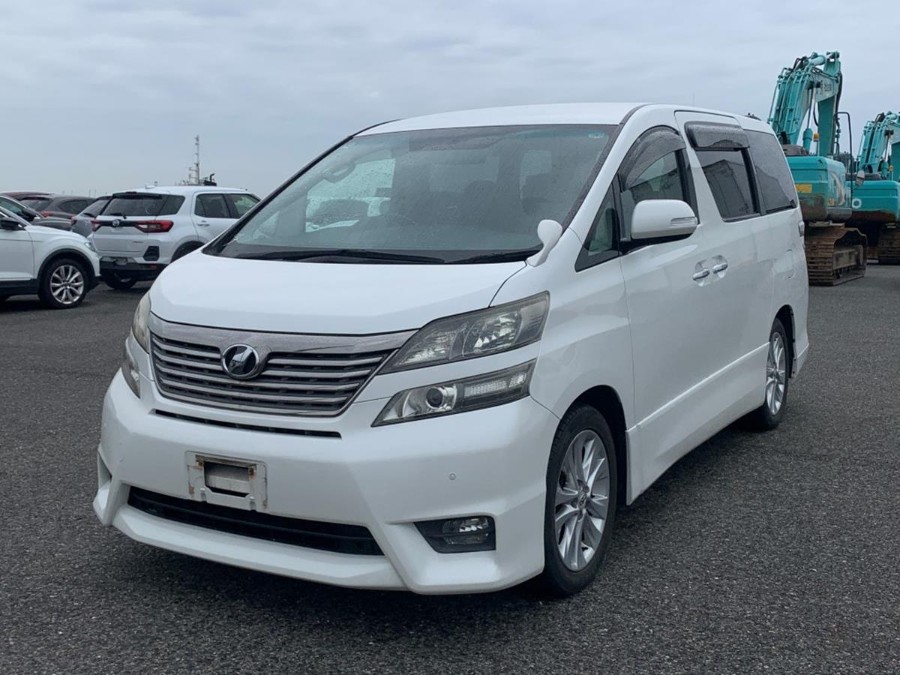 363 Toyota Vellfire 2.4L Automatic.