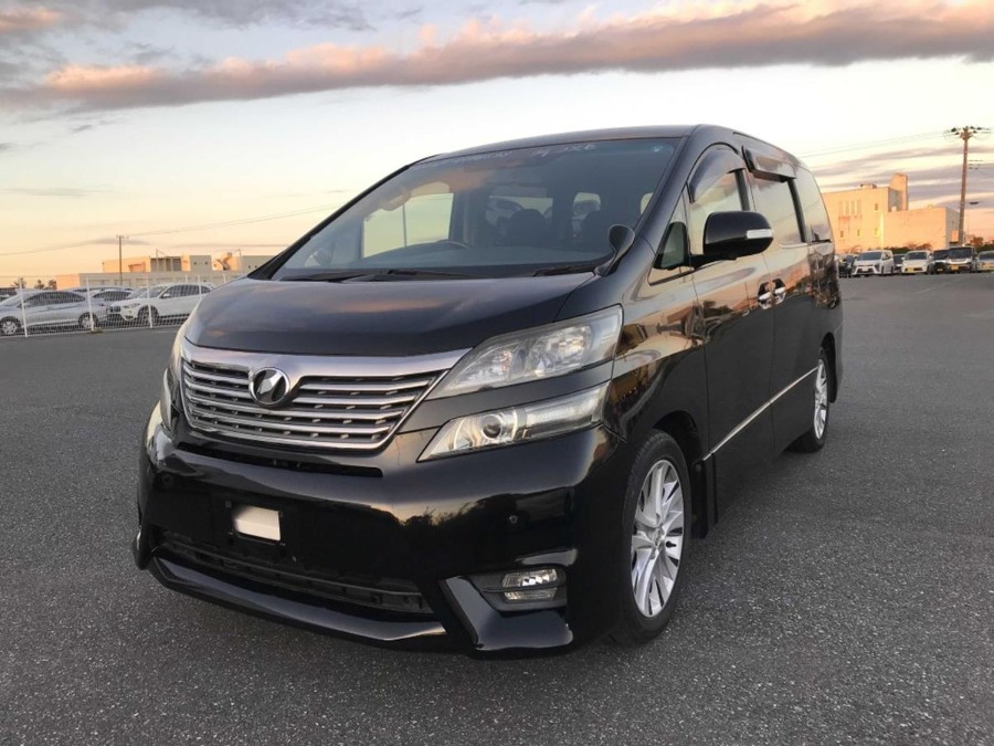 365 Toyota Vellfire 2.4L Automatic.